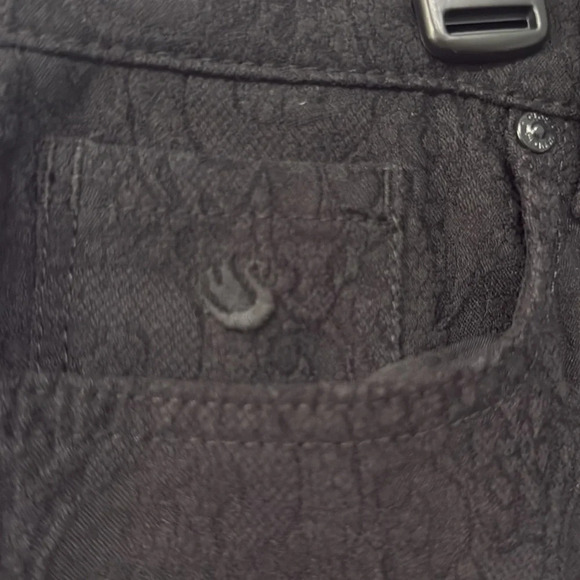 Gloria Vanderbilt Black Pants with Blk on Blk Tapestry Print Amanda Size 16 - Picture 3 of 10